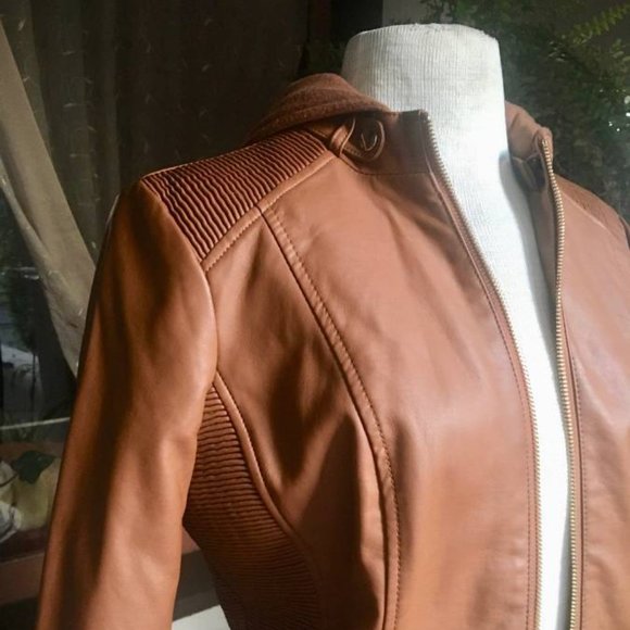 NEW G by GUESS Women Leather Moto Jacket Removeable Hood - Picture 6 of 13